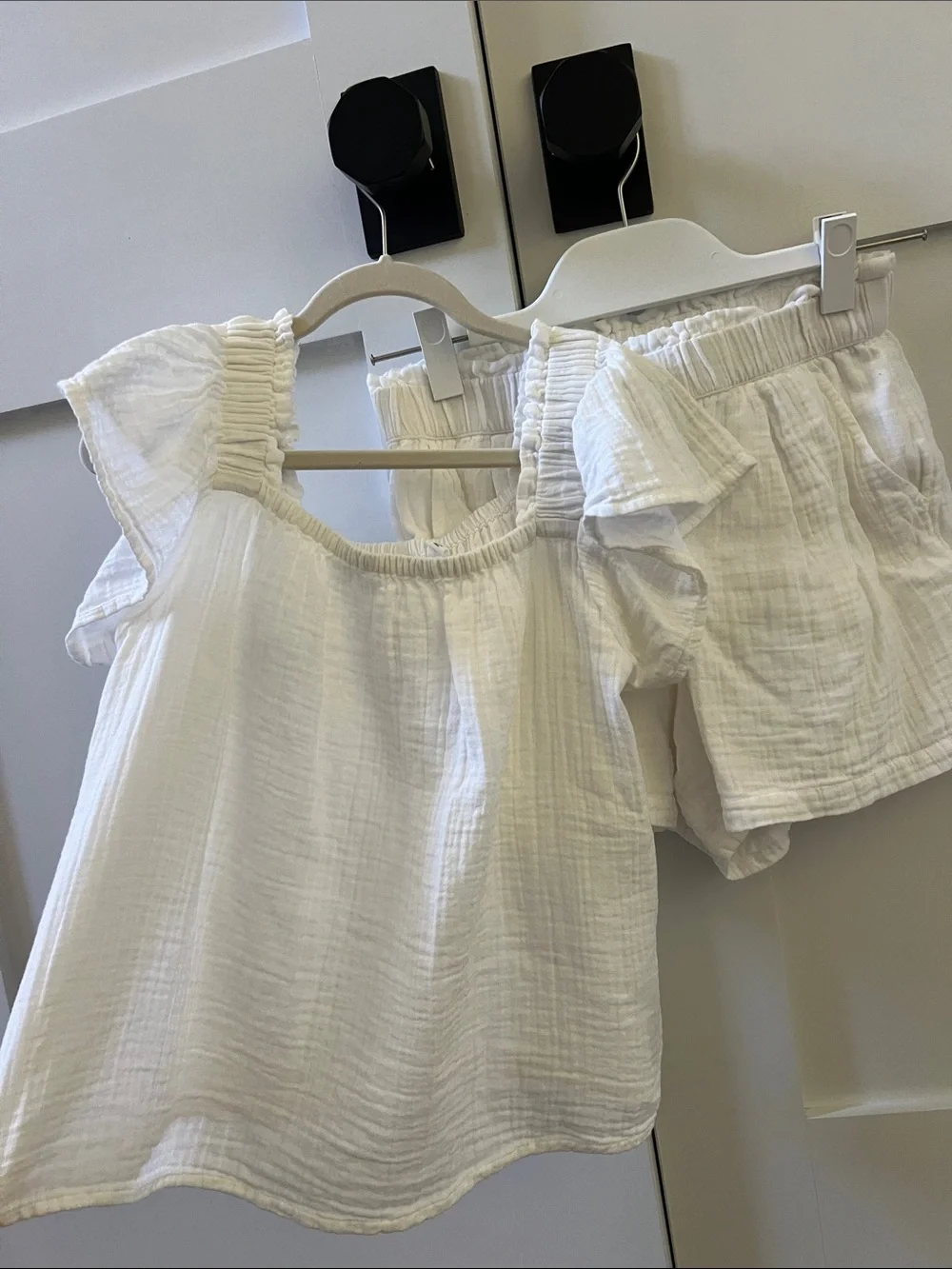 GAP Girls White Gauze Ruffle Sleeve Top & Shorts